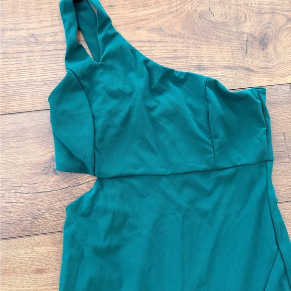 Lulu's Green One-Shoulder Dress - Picture 2 of 2